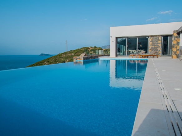 Luxurious Seaview 5 Bedroom Villa with 80sq.m Infinity Pool