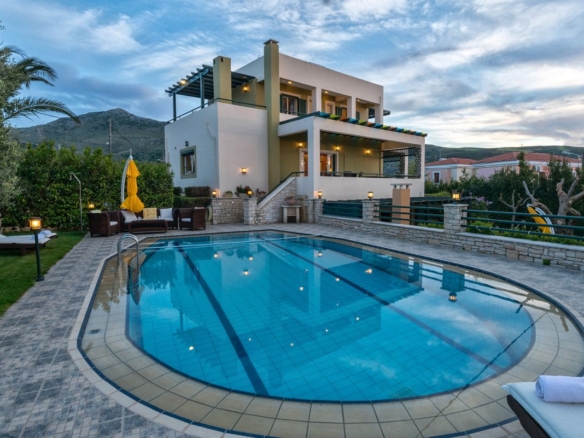 Majestic 6 en-Suite Bed Villa with 2 Pools