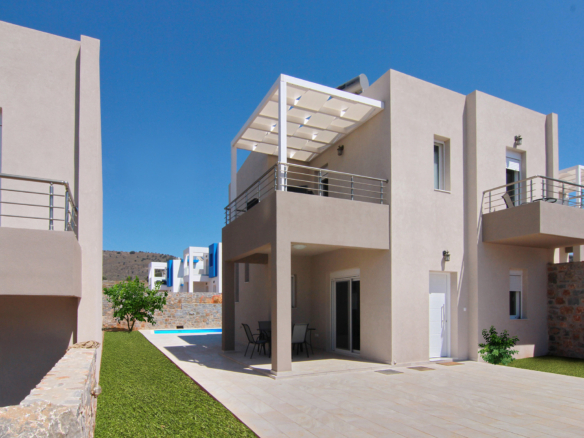 3 Modern 2 Bedroom Villas with Pool *** For Sale Separately