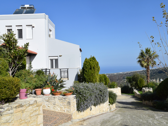 Seaview 4-Bed 3-Bath Villa with Pool