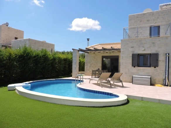 Panoramic Views 2-Bed 2-Bath Villa with Pool