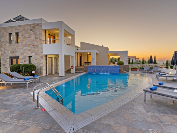Luxury Seaview 4-bed 4-bath Villa with Pool
