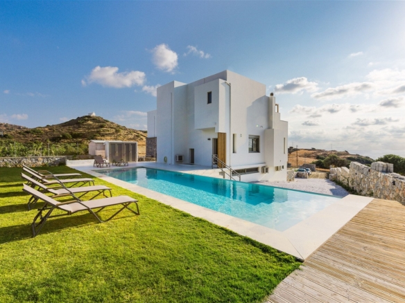 Luxurious Seaview 4-bed 6-bath Villa with Pool