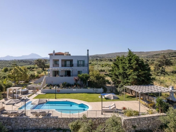 Panoramic Seaview 5-Bed 5-Bath Villa with Pool & Jacuzzi