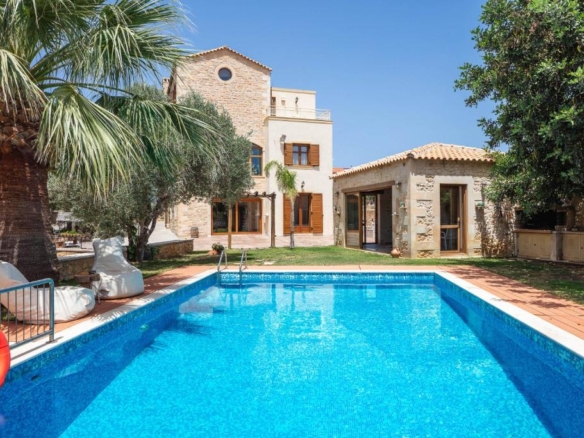Stone-Built Amazing 5-Bedroom 3-Bathroom Villa with Pool