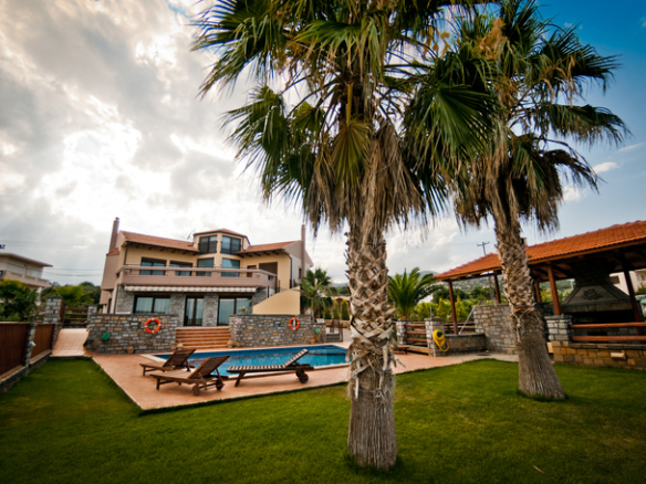 Spacious 4 Bed 4 Bath Villa With Private Pool And Sea Views