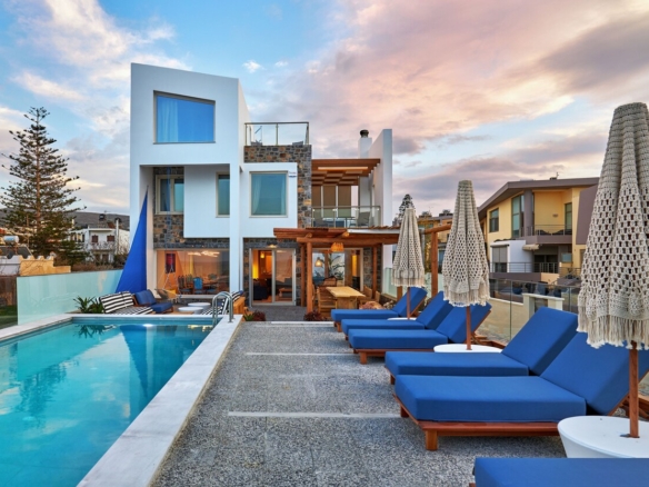 Beach Front Luxurious 6 Bedroom Villa With Amazing Sea & Sunset Views