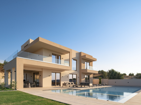 A private Luxury Retreat with 8 bedrooms among nature