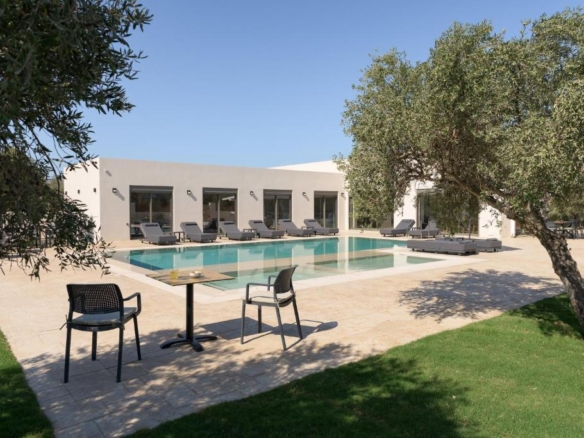 Ultimate Privacy & Scenic Views 5 bed villa
