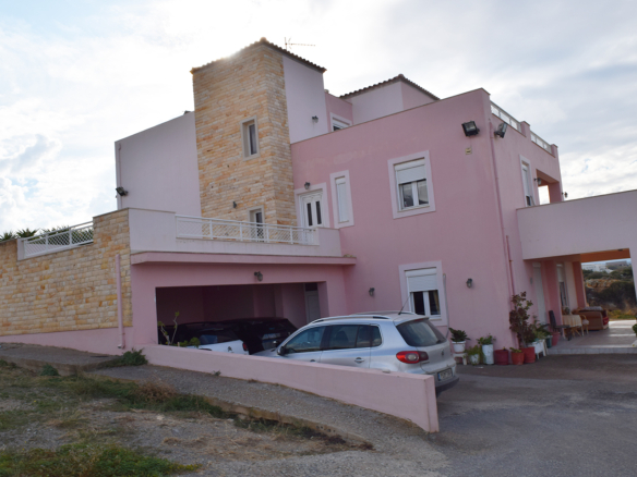 Versatile 3-level Villa with Panoramic views