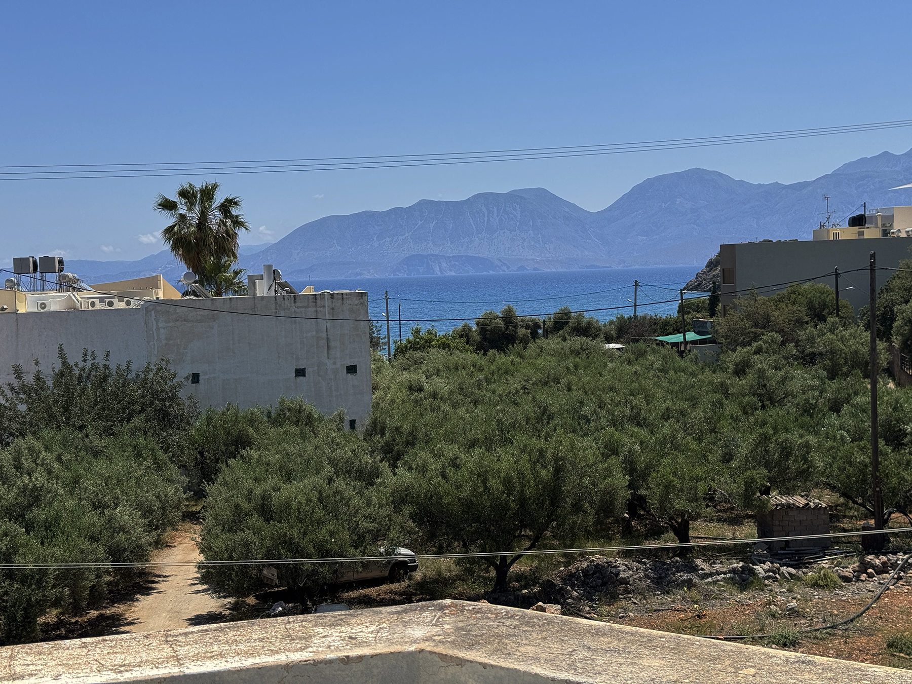 Near the sea Residence with Large Plot – Near Agios Nikolaos