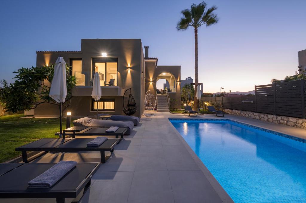 29 Luxury Villa with Private Pool for Sale in Tavronitis, Crete