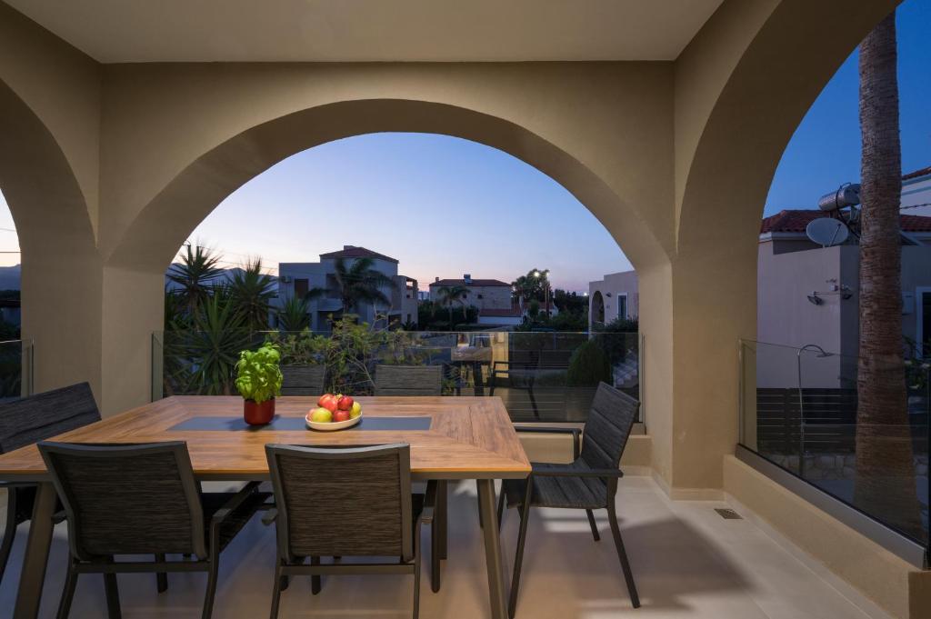 30 Luxury Villa with Private Pool for Sale in Tavronitis, Crete