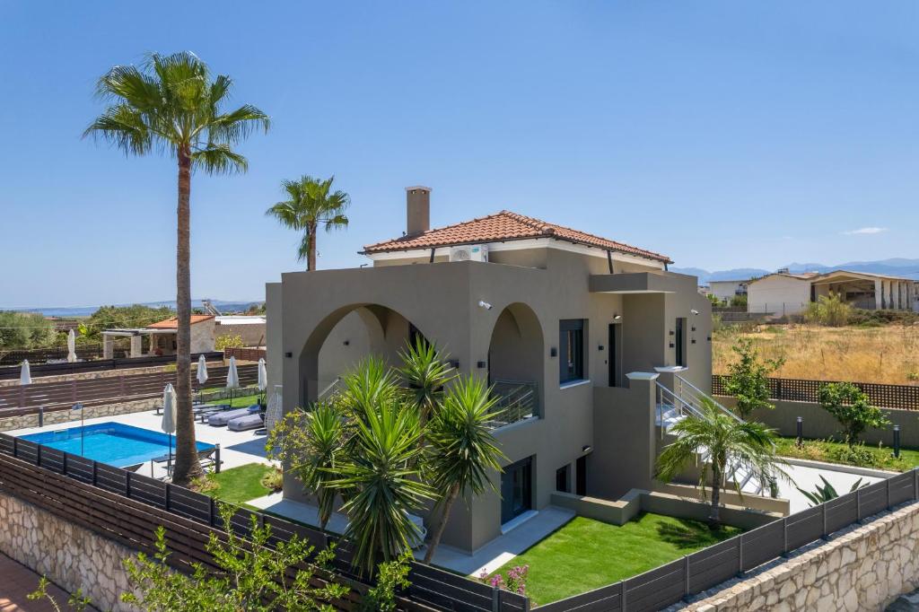 33 Luxury Villa with Private Pool for Sale in Tavronitis, Crete