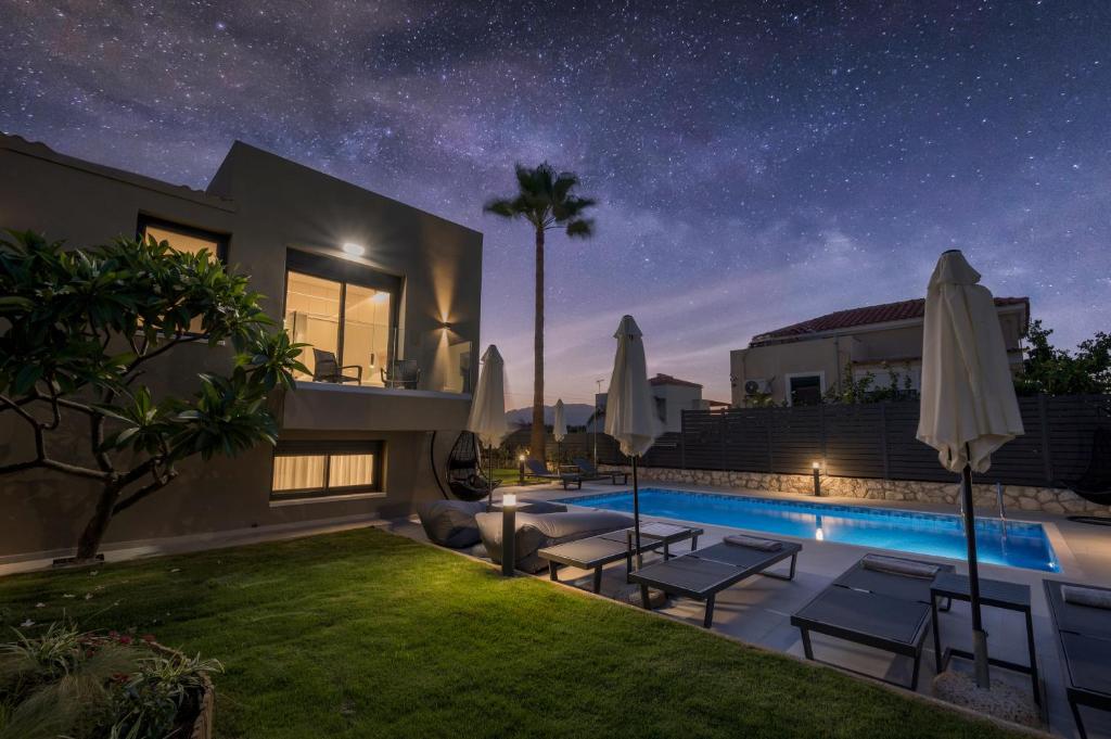 36 Luxury Villa with Private Pool for Sale in Tavronitis, Crete