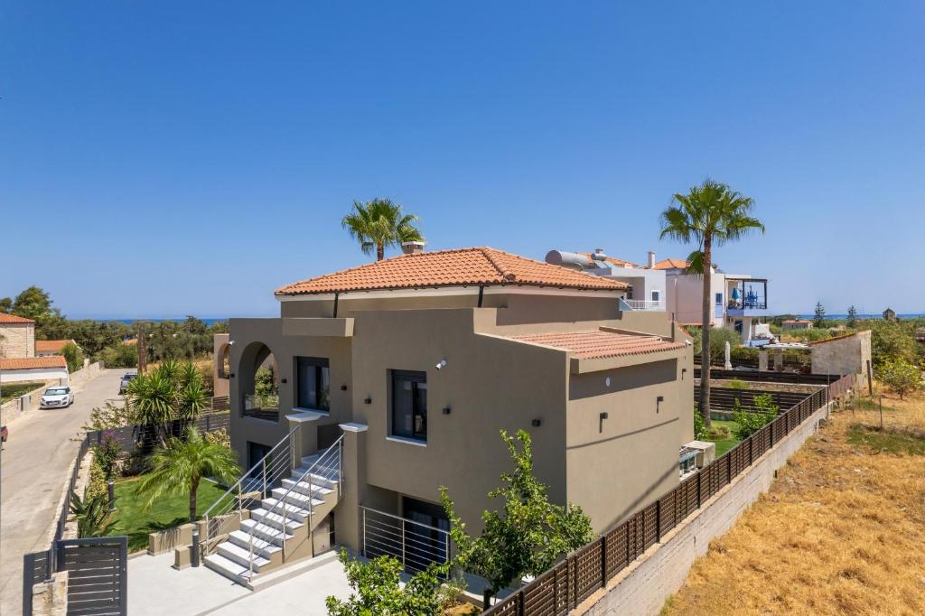 38 Luxury Villa with Private Pool for Sale in Tavronitis, Crete