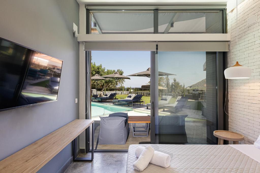 39 Luxury Hillside 5 bed Villa with Panoramic Sea Views – Bali, Rethymno, Crete