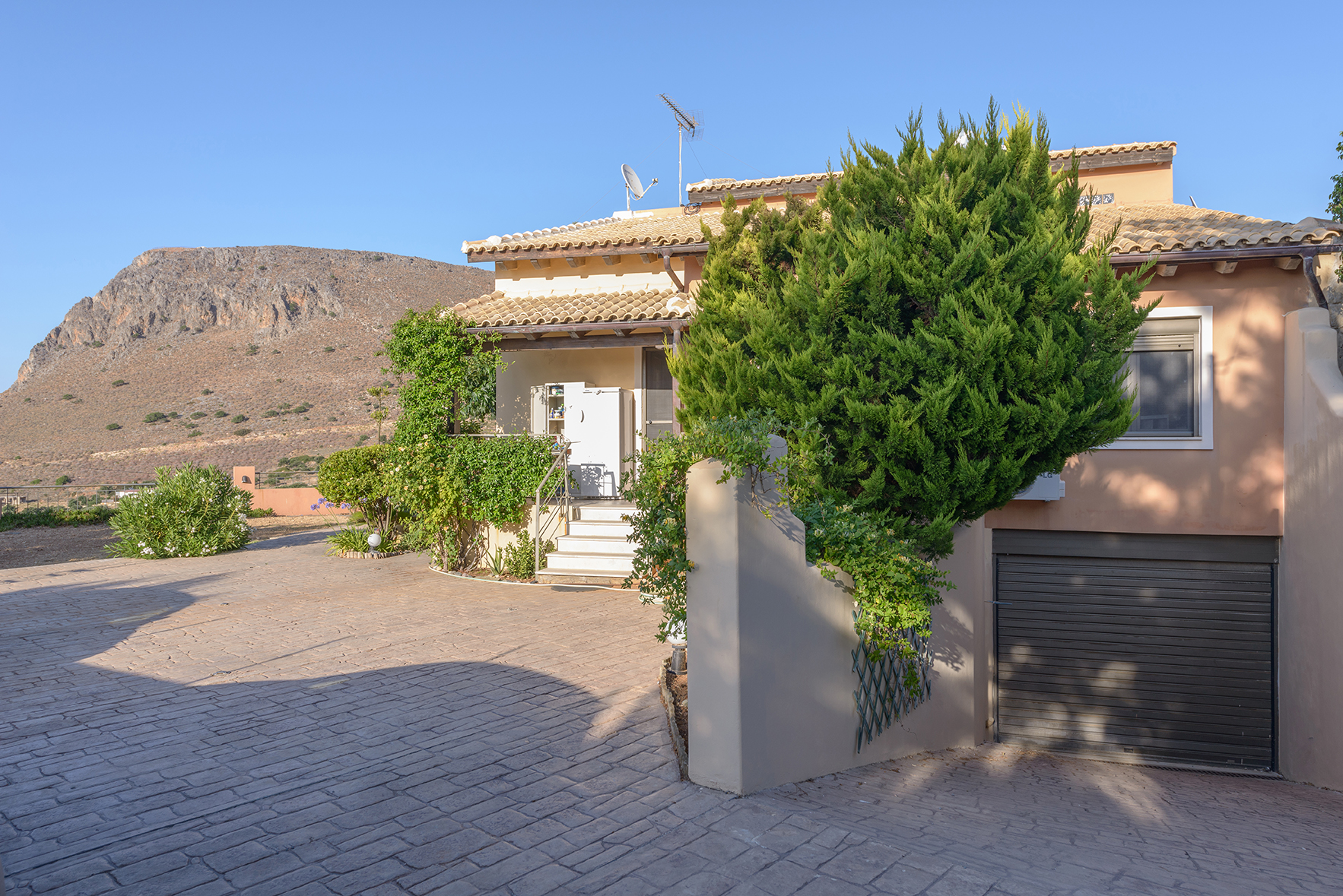 Elegant Sea-View Villa in Gouves
