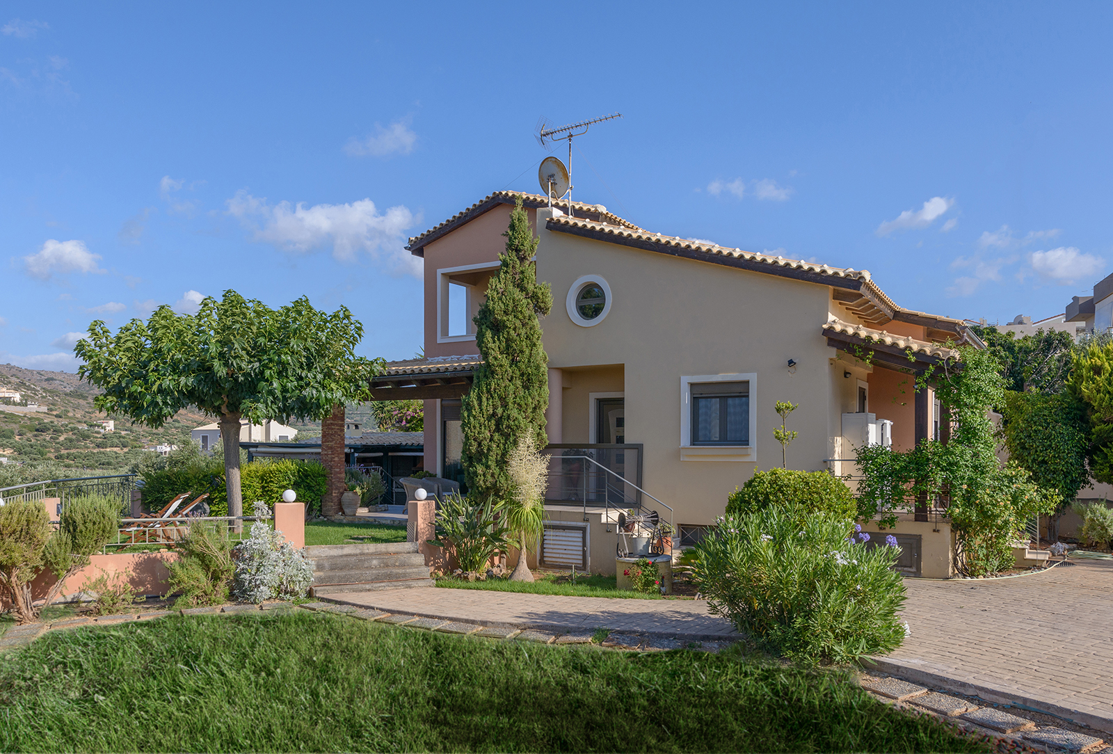 Elegant Sea-View Villa in Gouves