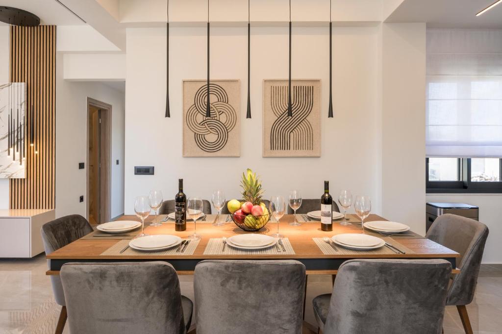 9 Luxury Villa with Private Pool for Sale in Tavronitis, Crete