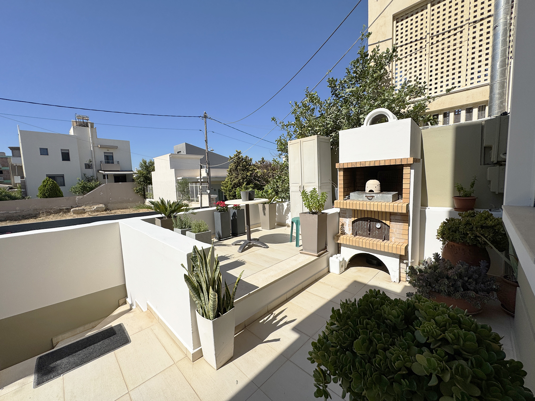 Luxury Detached Villa with Pool & Independent Apartment – Prime Heraklion Location