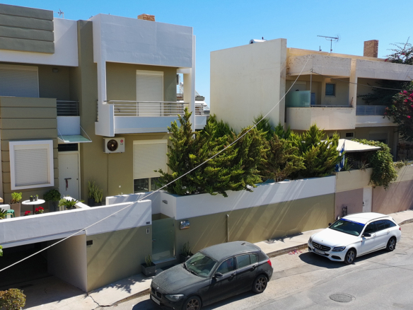 Luxury Detached Villa with Pool & Independent Apartment – Prime Heraklion Location
