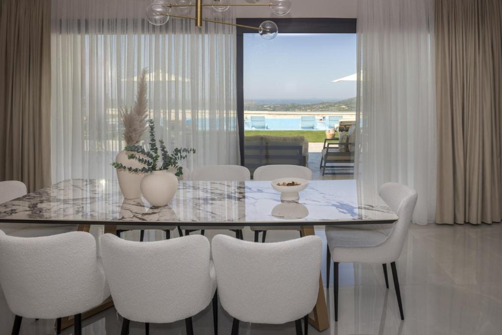 30 A Private Retreat luxury Villa Surrounded by Nature