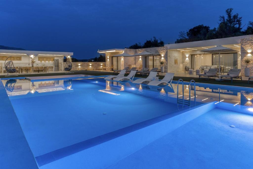 60 A Private Retreat luxury Villa Surrounded by Nature