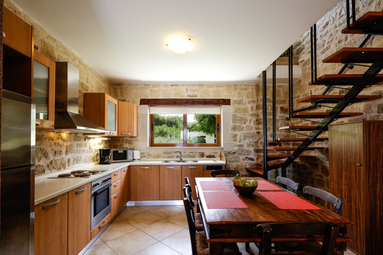 Charming Stonebuilt- Seaview Villa with Private Pool Near Rethymno