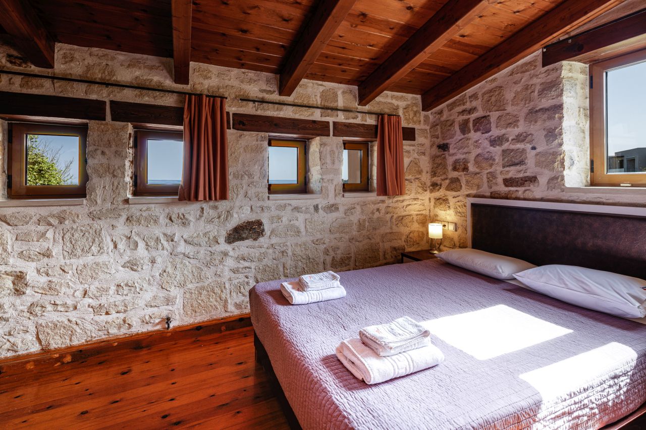 Charming Stonebuilt- Seaview 3 bed Villa with Private Pool Near Rethymno