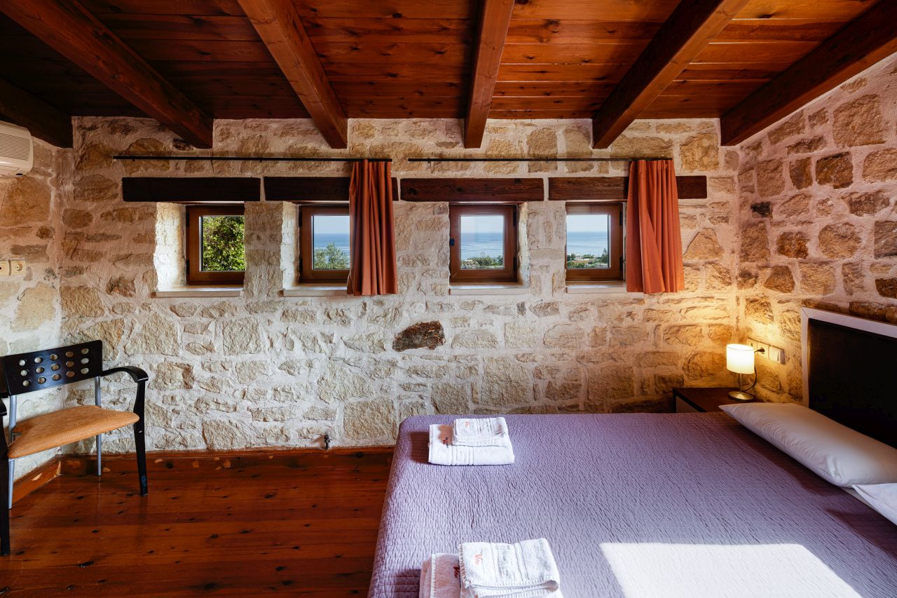 Charming Stonebuilt- Seaview 3 bed Villa with Private Pool Near Rethymno