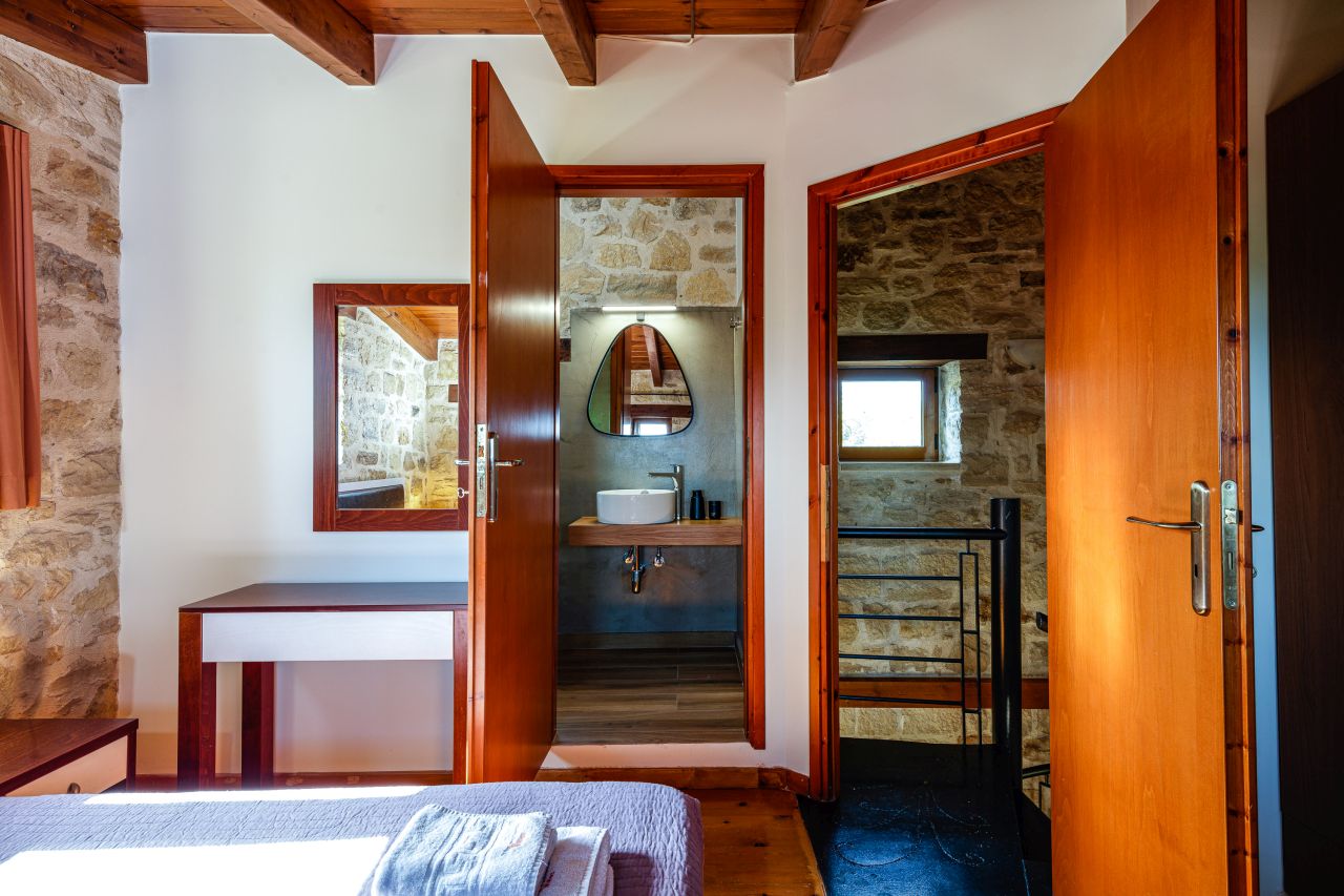Charming Stonebuilt- Seaview 3 bed Villa with Private Pool Near Rethymno