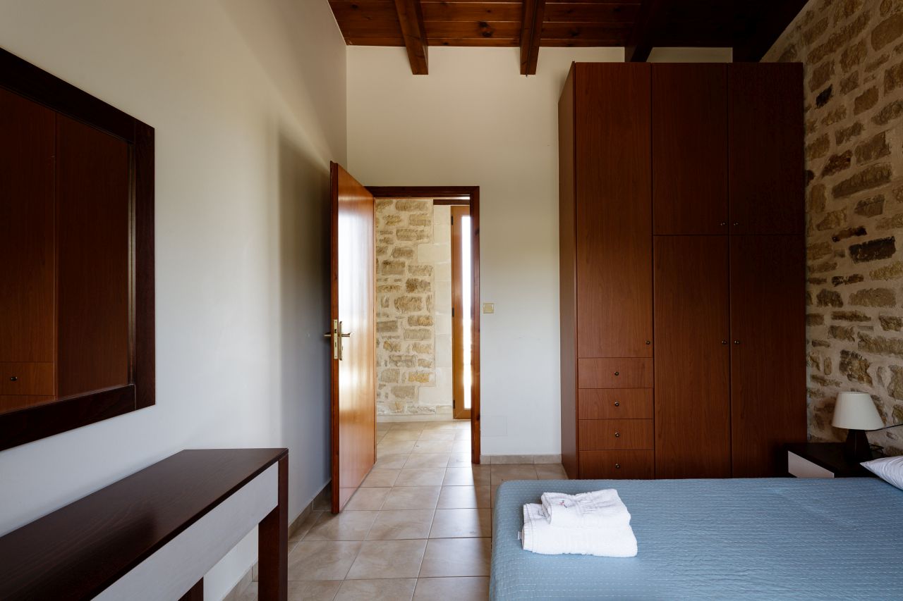 Charming Stonebuilt- Seaview Villa with Private Pool Near Rethymno