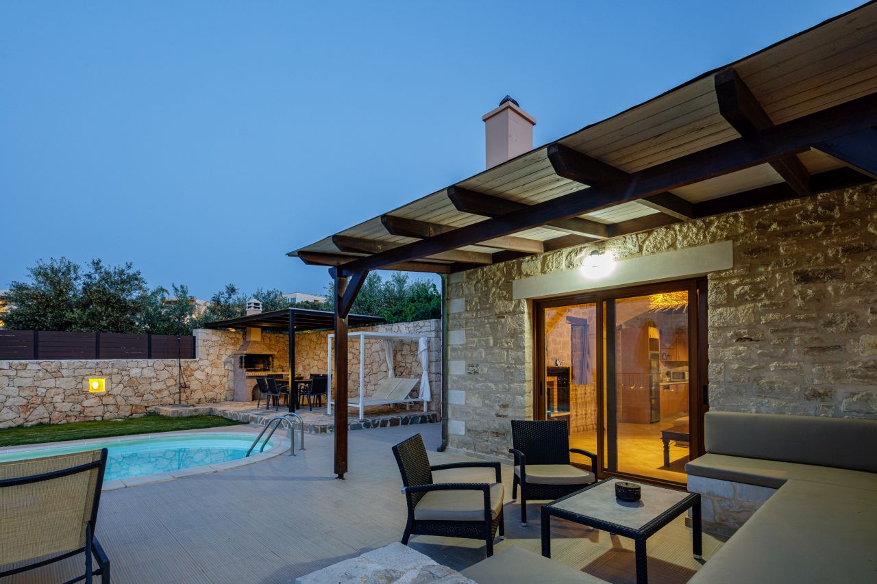 Charming Stonebuilt- Seaview 3 bed Villa with Private Pool Near Rethymno