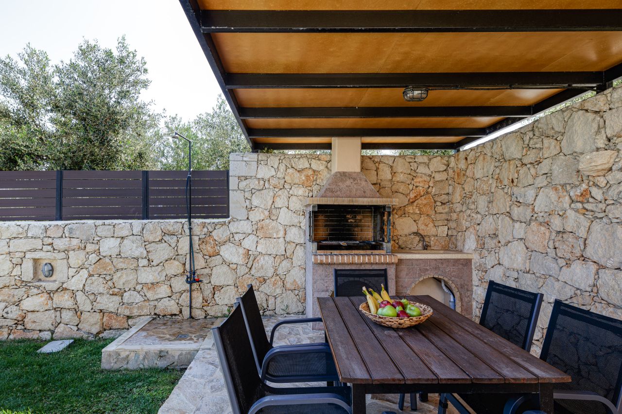 Charming Stonebuilt- Seaview 3 bed Villa with Private Pool Near Rethymno